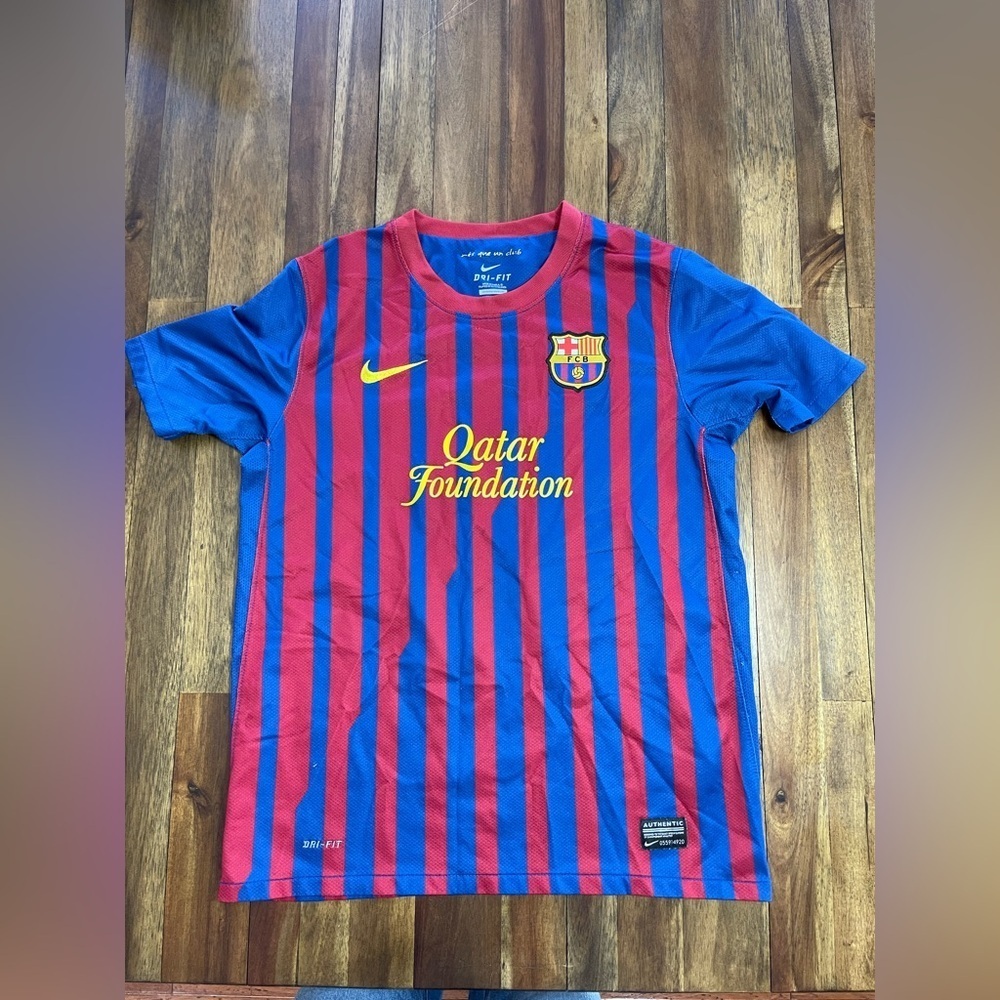 Nike Kids FC Barcelona 2011/2012 home football shirt